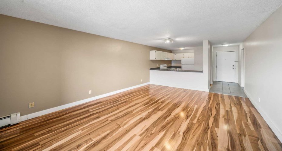 1915 26 Street, Calgary, Alberta T3E 2A2, 2 Bedrooms Bedrooms, ,1 BathroomBathrooms,Residential,For Sale,26,A2293531