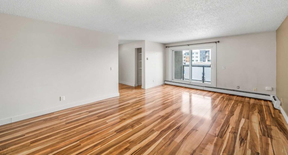 1915 26 Street, Calgary, Alberta T3E 2A2, 2 Bedrooms Bedrooms, ,1 BathroomBathrooms,Residential,For Sale,26,A2293531