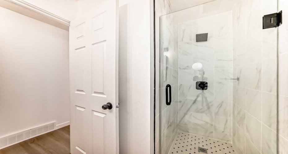 264 99 Avenue, Calgary, Alberta T2J0J1, 6 Bedrooms Bedrooms, ,3 BathroomsBathrooms,Residential,For Sale,99,A2293592