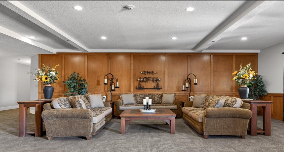Lofts Lounge