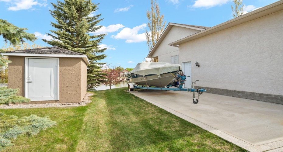 35 Lake Ridge, Olds, Alberta T4H 1W6, 3 Bedrooms Bedrooms, ,3 BathroomsBathrooms,Residential,For Sale,Lake,A2295065