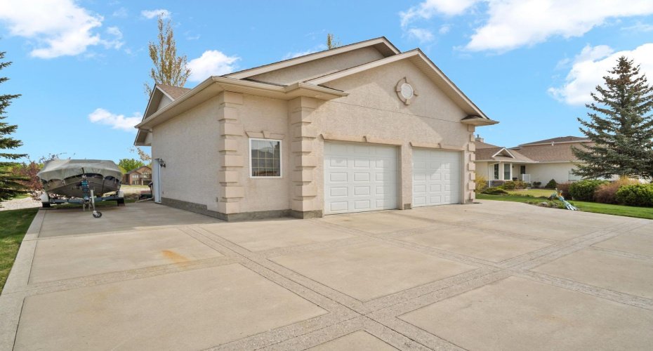 35 Lake Ridge, Olds, Alberta T4H 1W6, 3 Bedrooms Bedrooms, ,3 BathroomsBathrooms,Residential,For Sale,Lake,A2295065