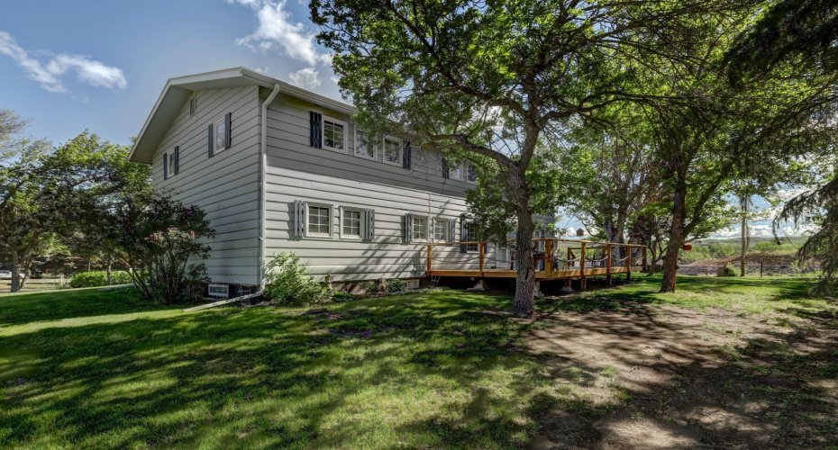 150 9 Street, Drumheller, Alberta T0J 0Y1, 4 Bedrooms Bedrooms, ,3 BathroomsBathrooms,Residential,For Sale,9,A2295079