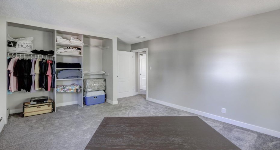 150 9 Street, Drumheller, Alberta T0J 0Y1, 4 Bedrooms Bedrooms, ,3 BathroomsBathrooms,Residential,For Sale,9,A2295079