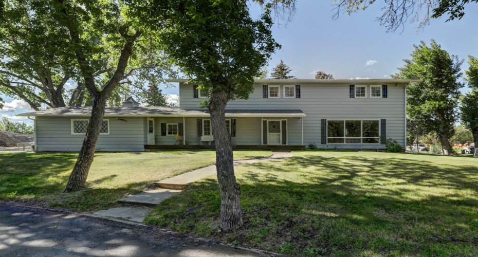150 9 Street, Drumheller, Alberta T0J 0Y1, 4 Bedrooms Bedrooms, ,3 BathroomsBathrooms,Residential,For Sale,9,A2295079