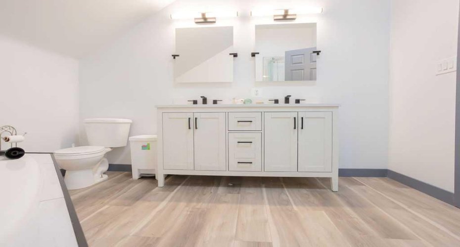 2nd Floor Main (5pc) Bathrm