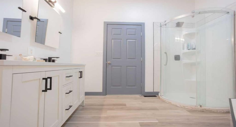 2nd Floor Main (5pc) Bathrm