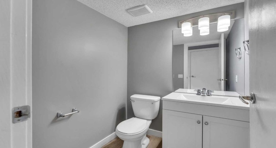 7172 Coach Hill Road, Calgary, Alberta T3H 1C8, 3 Bedrooms Bedrooms, ,2 BathroomsBathrooms,Residential,For Sale,Coach Hill,A2295099