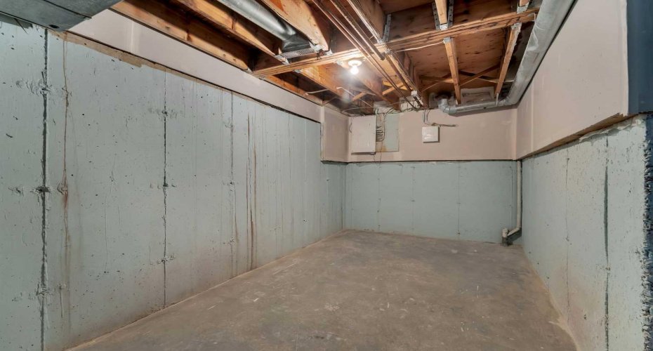 7172 Coach Hill Road, Calgary, Alberta T3H 1C8, 3 Bedrooms Bedrooms, ,2 BathroomsBathrooms,Residential,For Sale,Coach Hill,A2295099