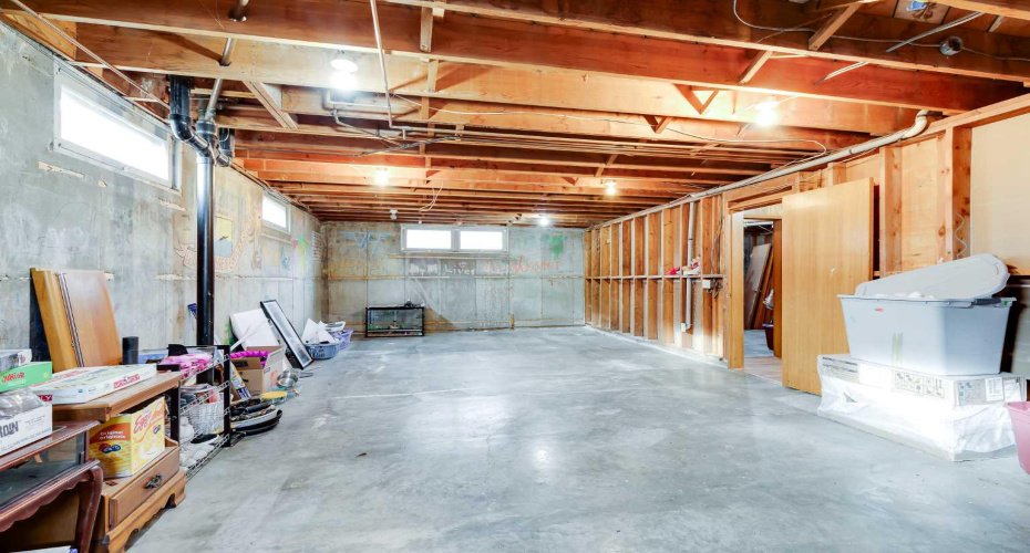 513 Memorial Avenue, Vulcan, Alberta T0L 2B0, 5 Bedrooms Bedrooms, ,4 BathroomsBathrooms,Residential,For Sale,Memorial,A2295102