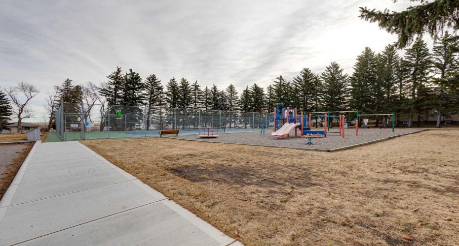 513 Memorial Avenue, Vulcan, Alberta T0L 2B0, 5 Bedrooms Bedrooms, ,4 BathroomsBathrooms,Residential,For Sale,Memorial,A2295102