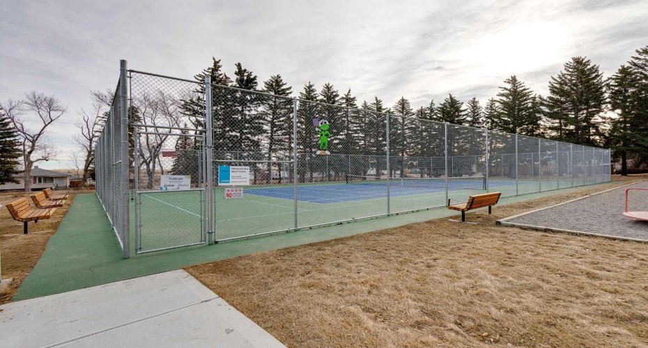 513 Memorial Avenue, Vulcan, Alberta T0L 2B0, 5 Bedrooms Bedrooms, ,4 BathroomsBathrooms,Residential,For Sale,Memorial,A2295102