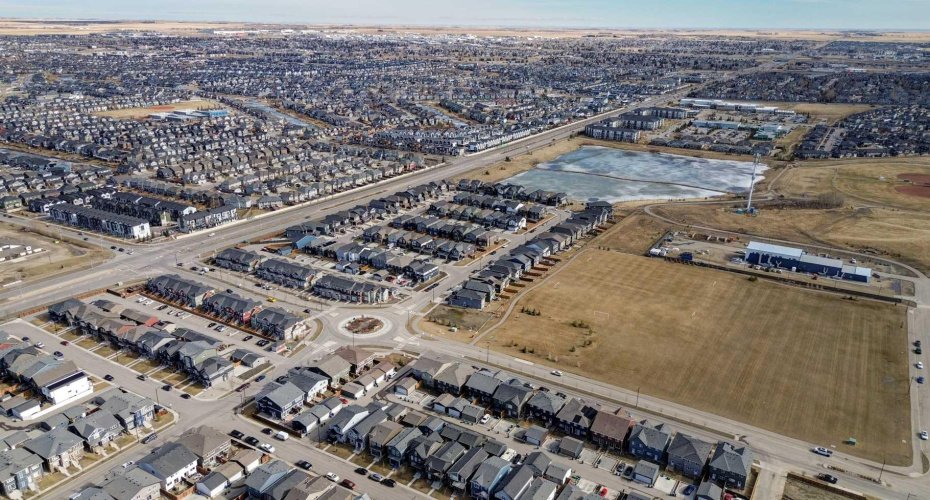 211 Chinook Gate Boulevard, Airdrie, Alberta T4B 5J4, 3 Bedrooms Bedrooms, ,3 BathroomsBathrooms,Residential,For Sale,Chinook Gate,A2295194