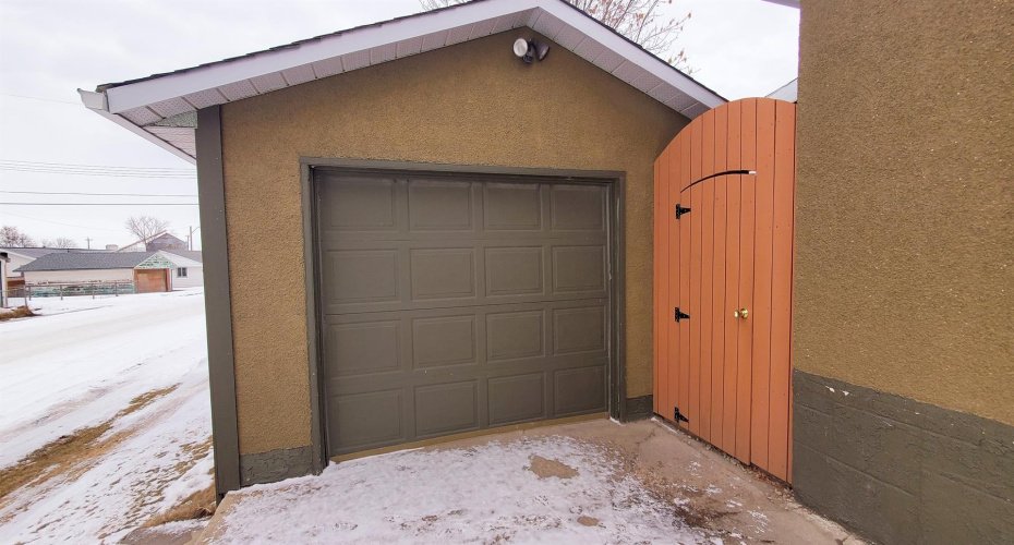 4713 48 Street, Mayerthorpe, Alberta T0E 1N0, 4 Bedrooms Bedrooms, ,2 BathroomsBathrooms,Residential,For Sale,48,A2295195