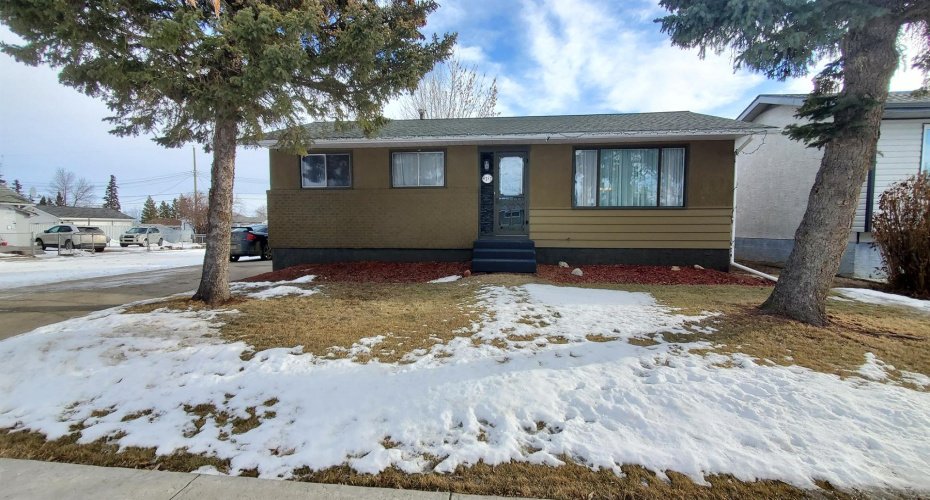 4713 48 Street, Mayerthorpe, Alberta T0E 1N0, 4 Bedrooms Bedrooms, ,2 BathroomsBathrooms,Residential,For Sale,48,A2295195