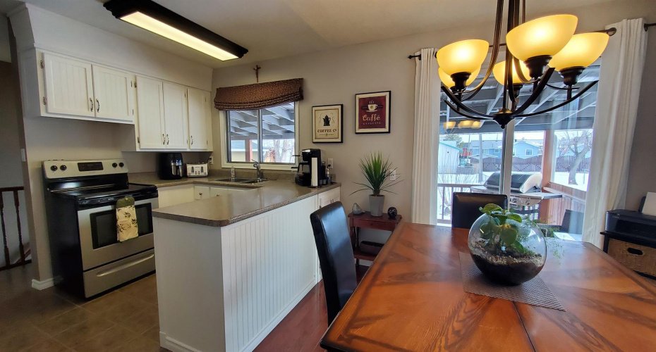 4713 48 Street, Mayerthorpe, Alberta T0E 1N0, 4 Bedrooms Bedrooms, ,2 BathroomsBathrooms,Residential,For Sale,48,A2295195