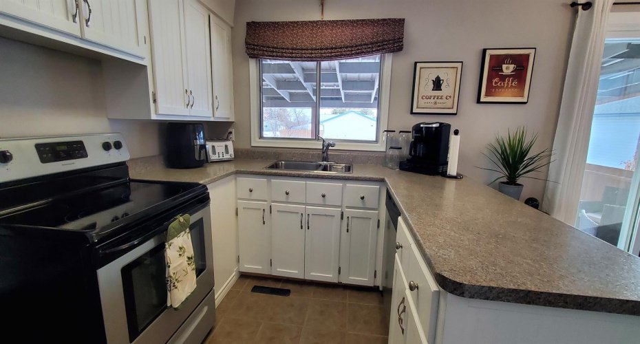 4713 48 Street, Mayerthorpe, Alberta T0E 1N0, 4 Bedrooms Bedrooms, ,2 BathroomsBathrooms,Residential,For Sale,48,A2295195