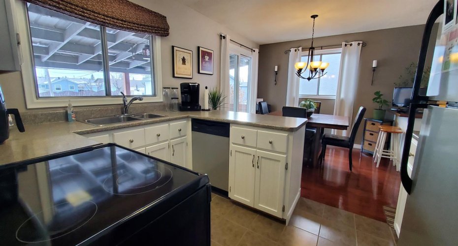 4713 48 Street, Mayerthorpe, Alberta T0E 1N0, 4 Bedrooms Bedrooms, ,2 BathroomsBathrooms,Residential,For Sale,48,A2295195