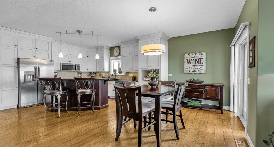 117 River Heights View, Cochrane, Alberta T4C0E6, 2 Bedrooms Bedrooms, ,3 BathroomsBathrooms,Residential,For Sale,River Heights,A2295228