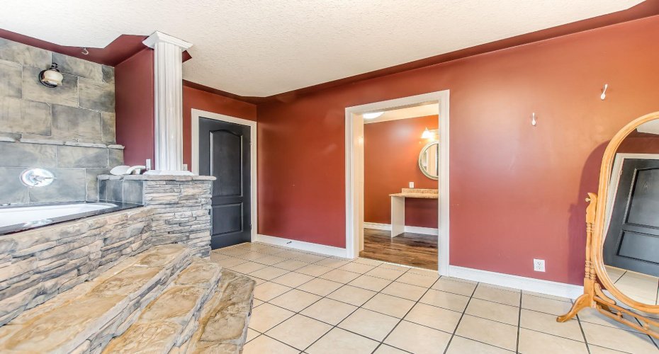 108 Cartwright Avenue, Veinerville, Alberta T1A 8N4, 6 Bedrooms Bedrooms, ,3 BathroomsBathrooms,Residential,For Sale,Cartwright,A2295239