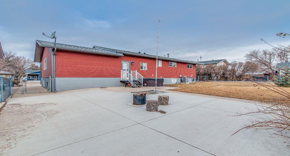 108 Cartwright Avenue, Veinerville, Alberta T1A 8N4, 6 Bedrooms Bedrooms, ,3 BathroomsBathrooms,Residential,For Sale,Cartwright,A2295239