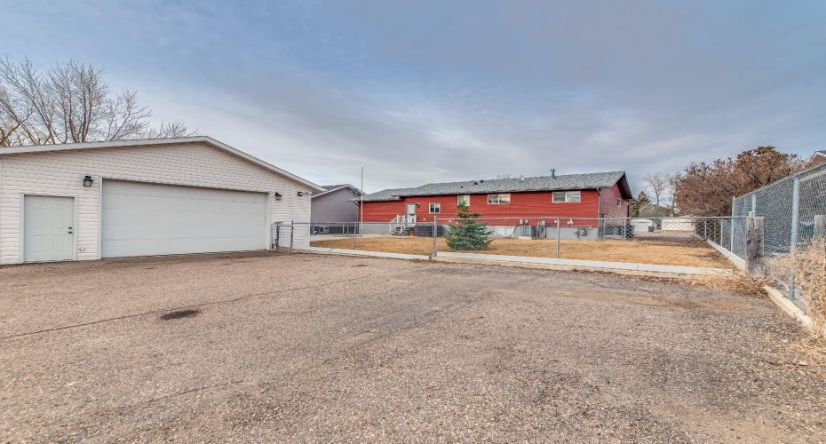 108 Cartwright Avenue, Veinerville, Alberta T1A 8N4, 6 Bedrooms Bedrooms, ,3 BathroomsBathrooms,Residential,For Sale,Cartwright,A2295239