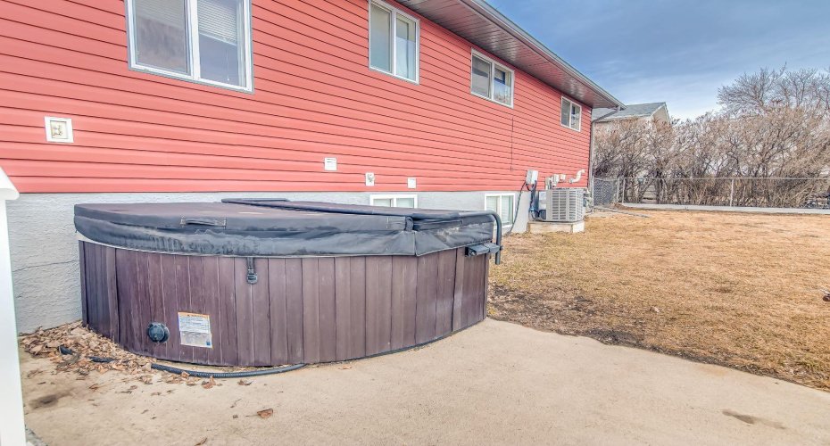 108 Cartwright Avenue, Veinerville, Alberta T1A 8N4, 6 Bedrooms Bedrooms, ,3 BathroomsBathrooms,Residential,For Sale,Cartwright,A2295239