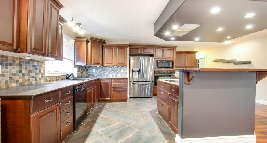 108 Cartwright Avenue, Veinerville, Alberta T1A 8N4, 6 Bedrooms Bedrooms, ,3 BathroomsBathrooms,Residential,For Sale,Cartwright,A2295239