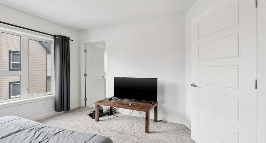 850 Belmont Drive, Calgary, Alberta T2X4A6, 3 Bedrooms Bedrooms, ,3 BathroomsBathrooms,Residential,For Sale,Belmont,A2295246