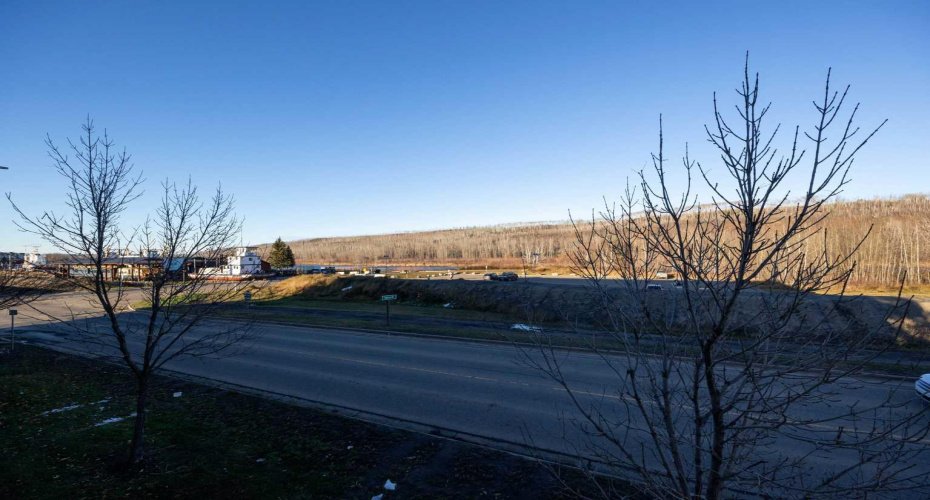 10217 Queen Street, Fort McMurray, Alberta T9H 5S5, 2 Bedrooms Bedrooms, ,2 BathroomsBathrooms,Residential,For Sale,Queen,A2295252