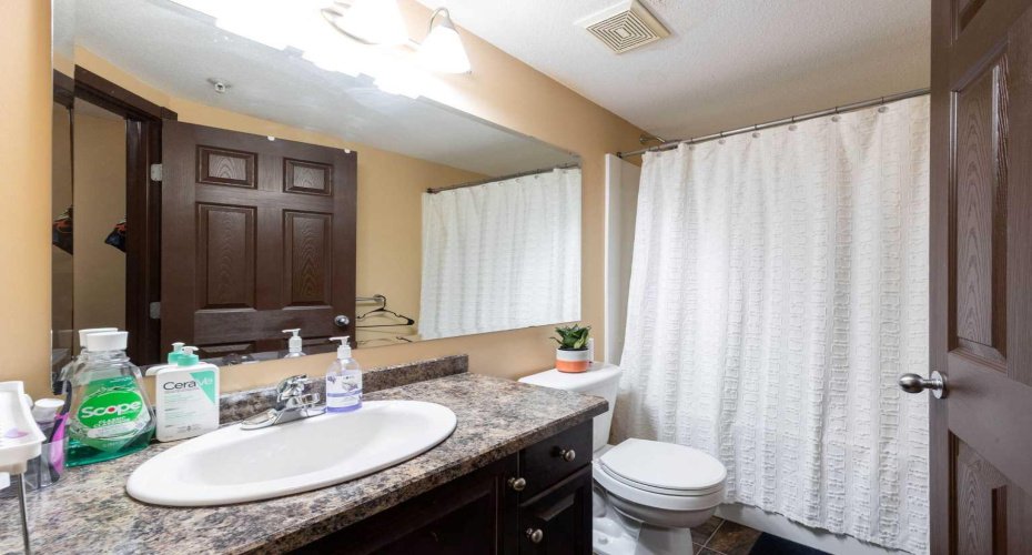 10217 Queen Street, Fort McMurray, Alberta T9H 5S5, 2 Bedrooms Bedrooms, ,2 BathroomsBathrooms,Residential,For Sale,Queen,A2295252