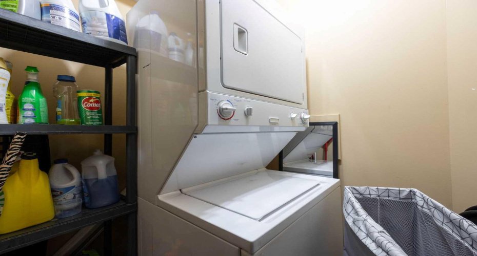 10217 Queen Street, Fort McMurray, Alberta T9H 5S5, 2 Bedrooms Bedrooms, ,2 BathroomsBathrooms,Residential,For Sale,Queen,A2295252