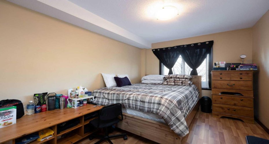 10217 Queen Street, Fort McMurray, Alberta T9H 5S5, 2 Bedrooms Bedrooms, ,2 BathroomsBathrooms,Residential,For Sale,Queen,A2295252