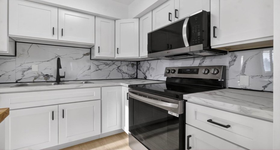 2020 16 Avenue, Calgary, Alberta T2m0m1, 2 Bedrooms Bedrooms, ,1 BathroomBathrooms,Residential,For Sale,16,A2295254