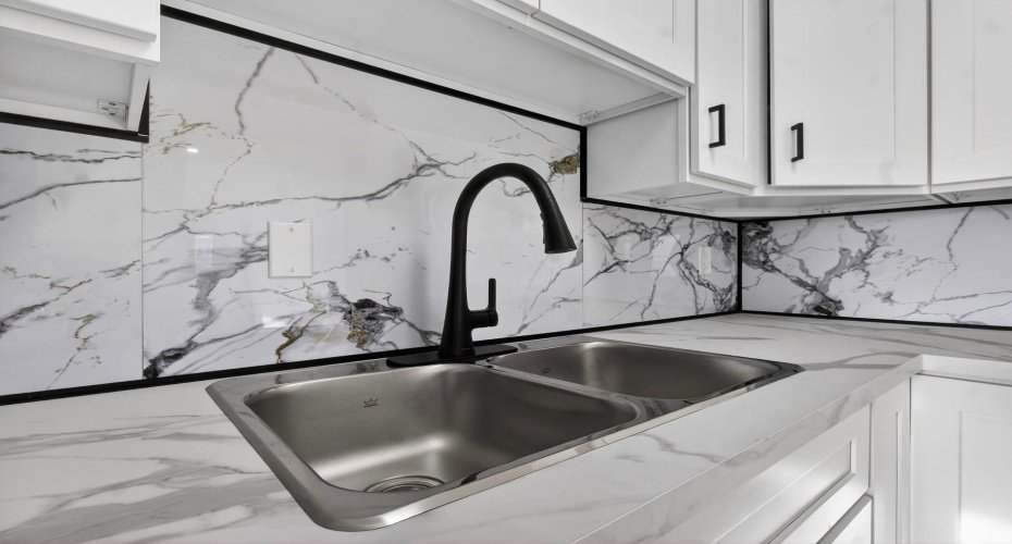 2020 16 Avenue, Calgary, Alberta T2m0m1, 2 Bedrooms Bedrooms, ,1 BathroomBathrooms,Residential,For Sale,16,A2295254