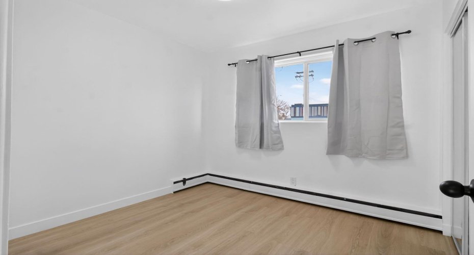 2020 16 Avenue, Calgary, Alberta T2m0m1, 2 Bedrooms Bedrooms, ,1 BathroomBathrooms,Residential,For Sale,16,A2295254