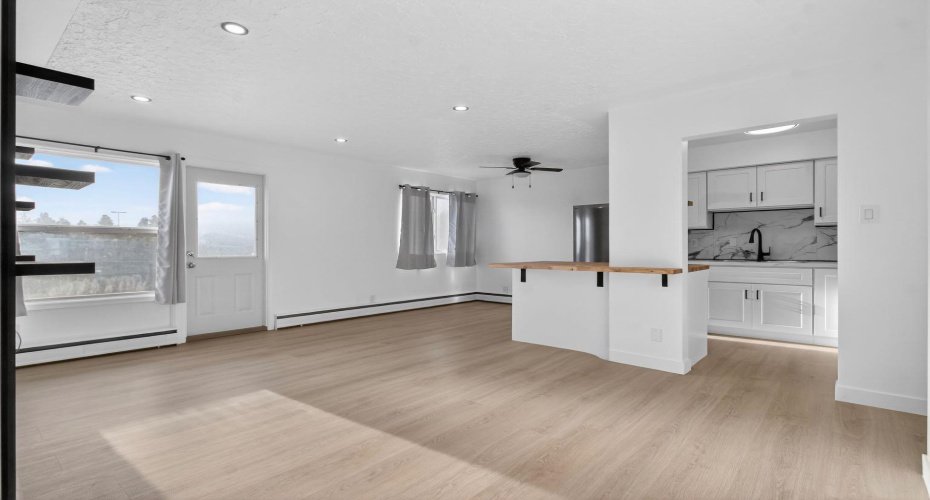 2020 16 Avenue, Calgary, Alberta T2m0m1, 2 Bedrooms Bedrooms, ,1 BathroomBathrooms,Residential,For Sale,16,A2295254