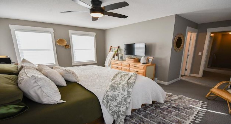 494 Rainbow Falls Drive, Chestermere, Alberta T1X 0N4, 3 Bedrooms Bedrooms, ,3 BathroomsBathrooms,Residential,For Sale,Rainbow Falls,A2295255