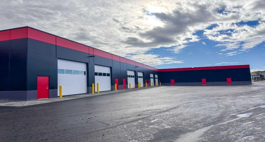 40 Southbank Crescent, Okotoks, Alberta T1S5S8, ,Commercial,For Sale,E42 Venture Bays,Southbank,A2295257