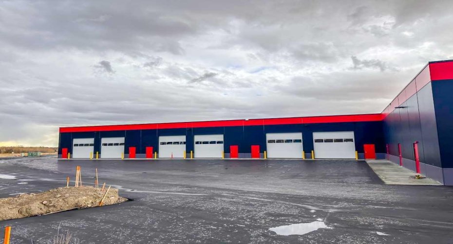 40 Southbank Crescent, Okotoks, Alberta T1S5S8, ,Commercial,For Sale,E42 Venture Bays,Southbank,A2295257
