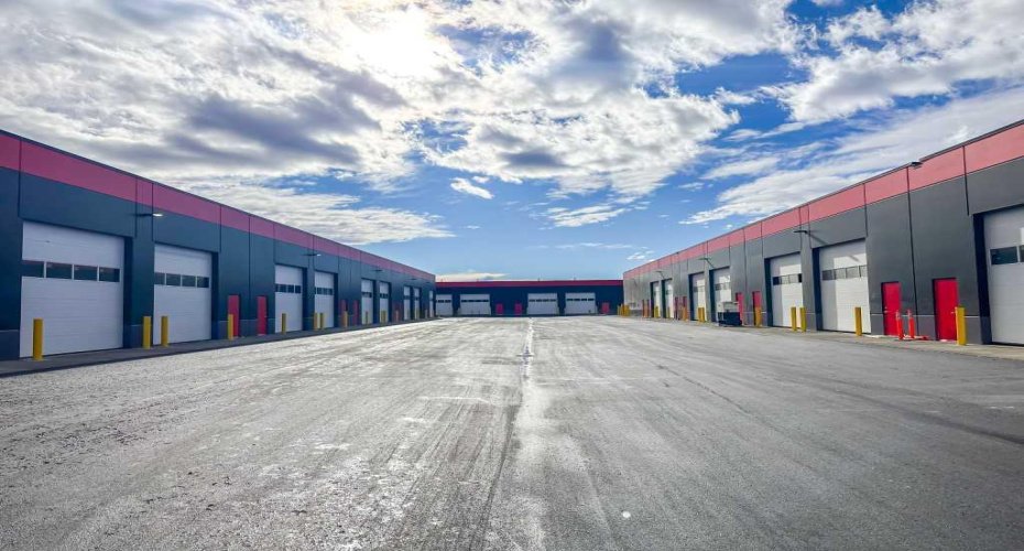 40 Southbank Crescent, Okotoks, Alberta T1S5S8, ,Commercial,For Sale,E42 Venture Bays,Southbank,A2295257