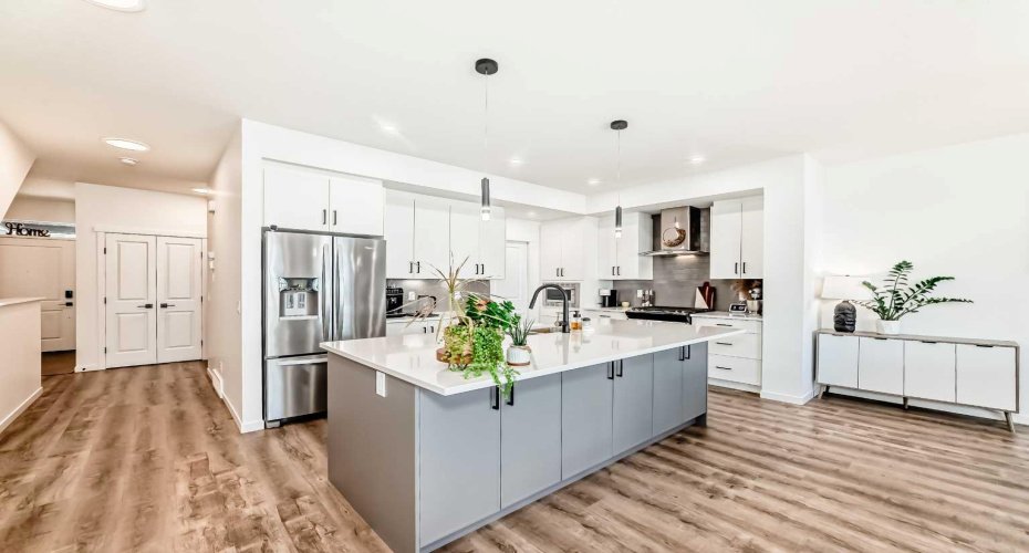 12 Magnolia Crescent, Calgary, Alberta T3M 3M8, 3 Bedrooms Bedrooms, ,3 BathroomsBathrooms,Residential,For Sale,Magnolia,A2295264