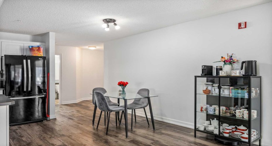 777 3 Avenue, Calgary, Alberta T2P 0G8, 2 Bedrooms Bedrooms, ,2 BathroomsBathrooms,Residential,For Sale,3,A2295266