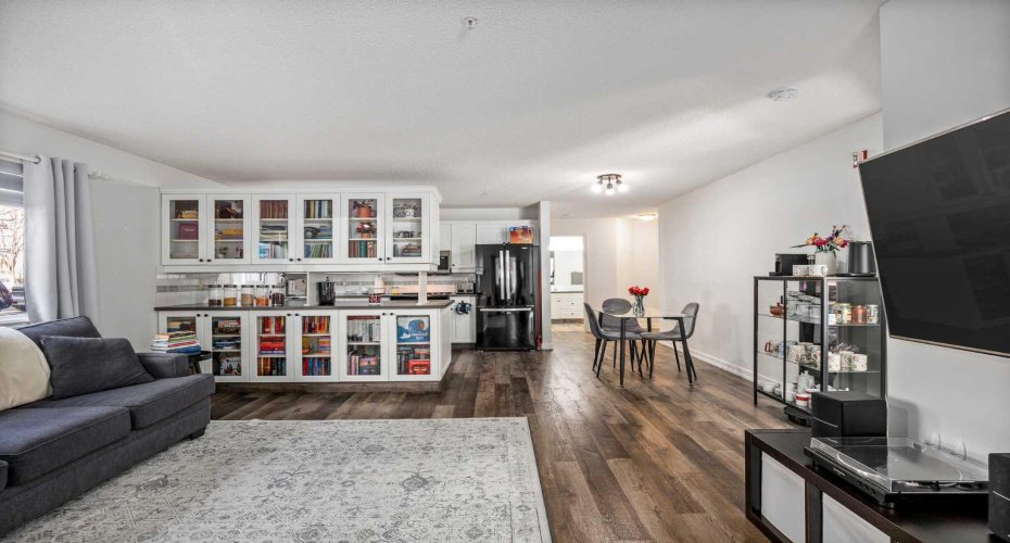 777 3 Avenue, Calgary, Alberta T2P 0G8, 2 Bedrooms Bedrooms, ,2 BathroomsBathrooms,Residential,For Sale,3,A2295266