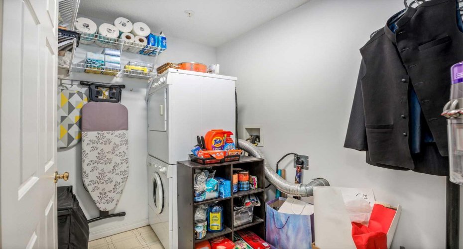 777 3 Avenue, Calgary, Alberta T2P 0G8, 2 Bedrooms Bedrooms, ,2 BathroomsBathrooms,Residential,For Sale,3,A2295266