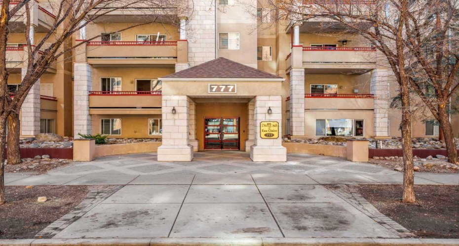 777 3 Avenue, Calgary, Alberta T2P 0G8, 2 Bedrooms Bedrooms, ,2 BathroomsBathrooms,Residential,For Sale,3,A2295266
