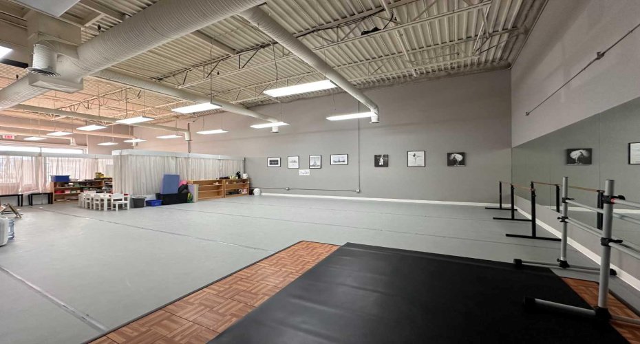 500 Royal Oak D Drive, Calgary, Alberta T3G5T5, ,Commercial,For Lease,Royal Oak D,A2295275