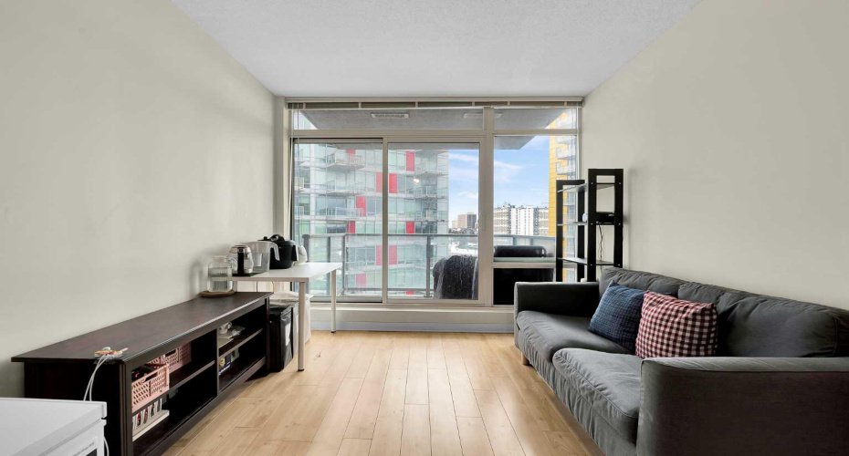 30 Brentwood Common, Calgary, Alberta T2L 2L8, 1 Bedroom Bedrooms, ,1 BathroomBathrooms,Residential,For Sale,Brentwood,A2294273