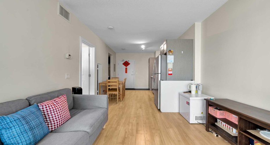 30 Brentwood Common, Calgary, Alberta T2L 2L8, 1 Bedroom Bedrooms, ,1 BathroomBathrooms,Residential,For Sale,Brentwood,A2294273