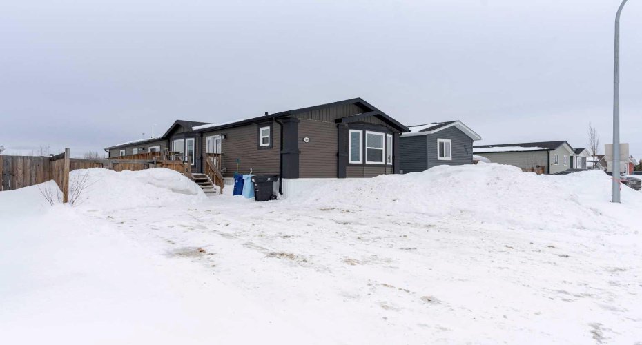 309 Mckinlay Crescent, Fort McMurray, Alberta T9K 2M9, 3 Bedrooms Bedrooms, ,2 BathroomsBathrooms,Residential,For Sale,Mckinlay,A2294285